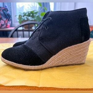 TOMS espadrilles